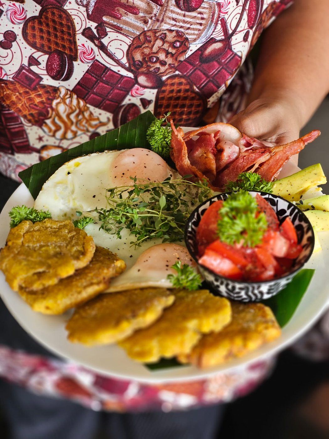 Panameño breakfast with patacones and eggs